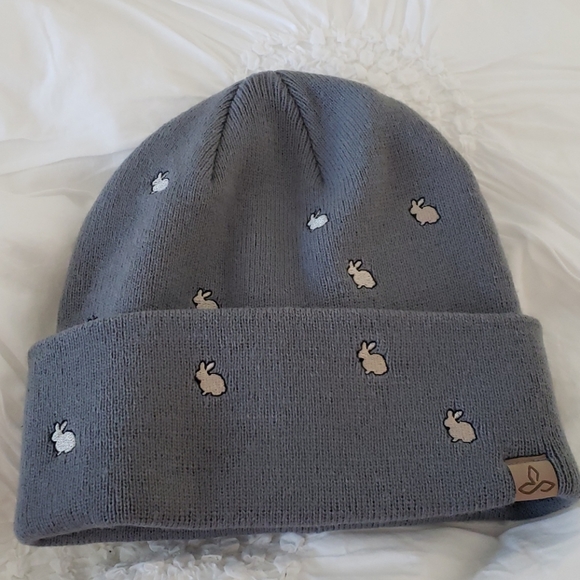 prana wild now beanie